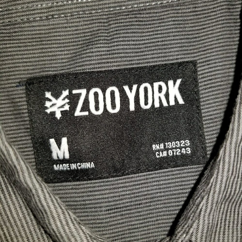 Short sleeve button down - Picture 2 of 2